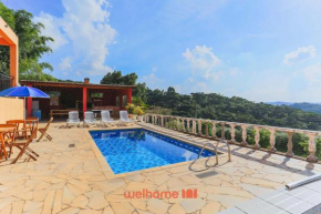 Casa com piscina e linda vista em Mairiporã